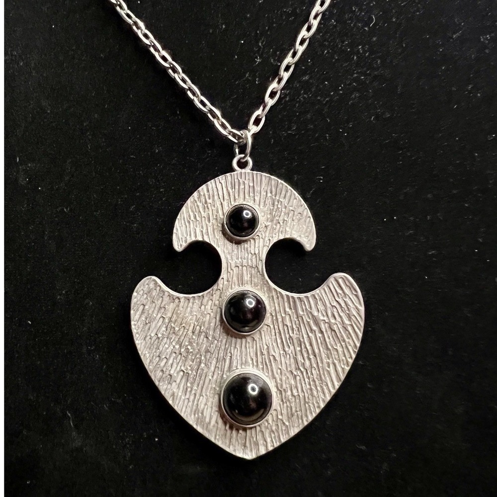 Ben-Amun‎ Silver Tone Shield Pendant Necklace Black Cabochon 18" Brutalist
